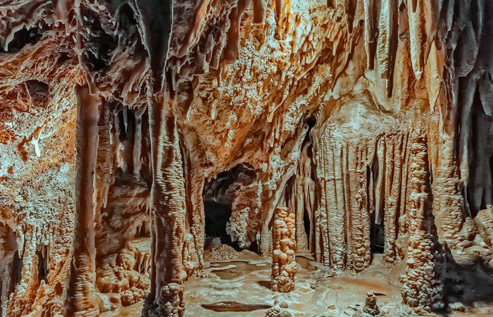 THE MOST SPECTACULAR CAVES OF MALLORCA